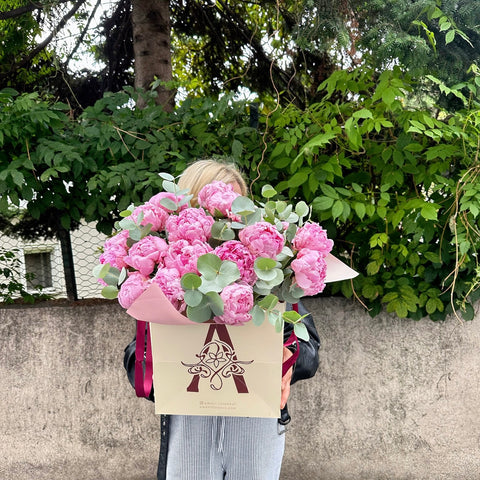 Pink Peony Deluxe Kutuda Şakayıklar