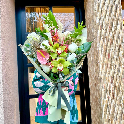 Amavi's Green Elegance Orkide Buketi