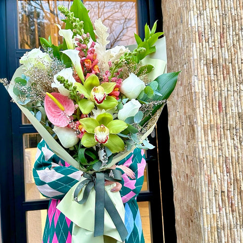 Amavi's Green Elegance Orkide Buketi