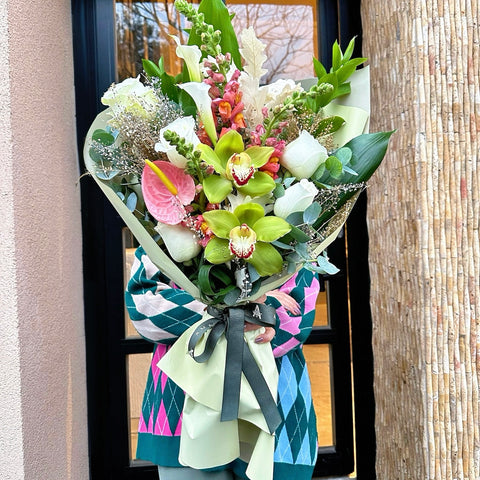 Amavi's Green Elegance Orkide Buketi