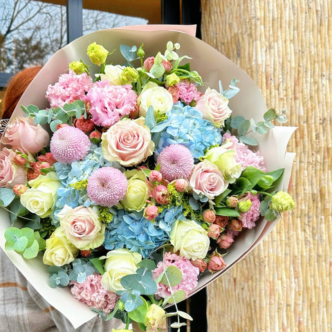 Amavi's Cotton Sky Premium Bouquet