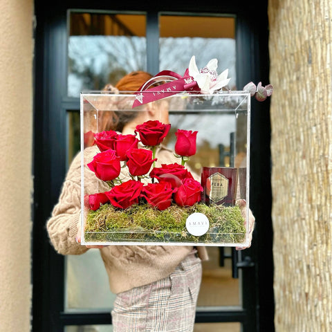 Pera Lovers Bloom Bag Pileksi Kutuda Mum Hediyeli Kırmızı Güller