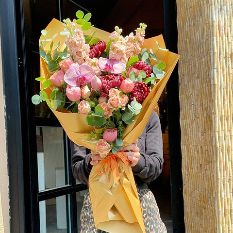 Tender Blush Renkli Bahar Buketi