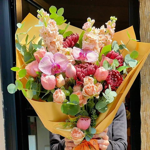Tender Blush Renkli Bahar Buketi
