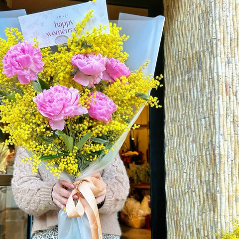Women’s Day Peony Charm Şakayıklı Mimoza Buketi