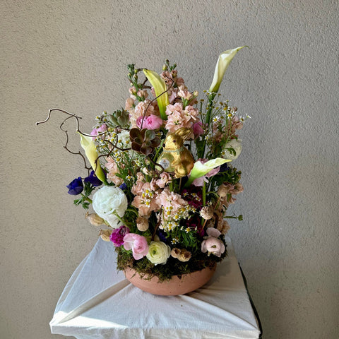 Vertical Arrangement in Natural Beauty Vase