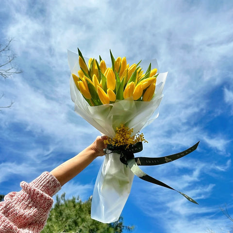 Sunny Serenade 30'lu Sarı Lale Buketi