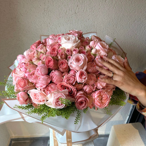 Olivia 101 Pink Rose Bouquet