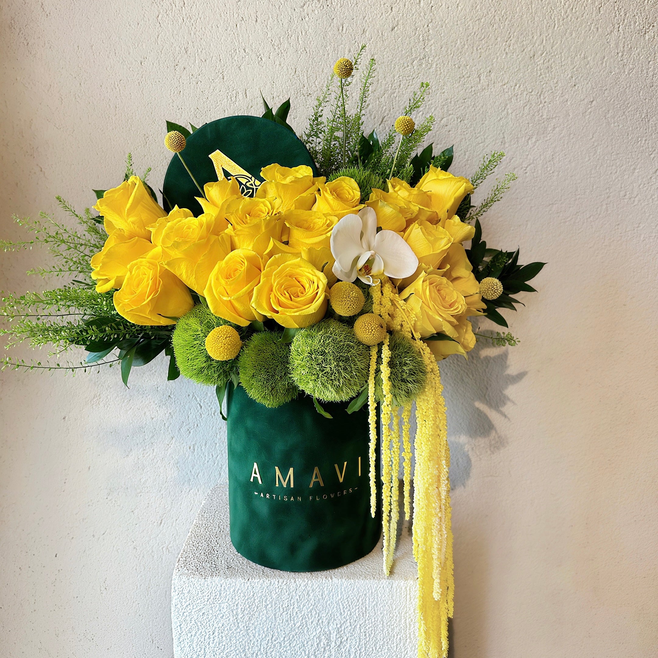 Lemon Roses Lush Lemon Roses – Yeşil Kadife Kutuda Sarı Güller – Amavi Flowers