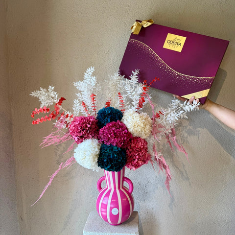 Candy Pop Kuru Çiçekli Godiva Hediye Seti