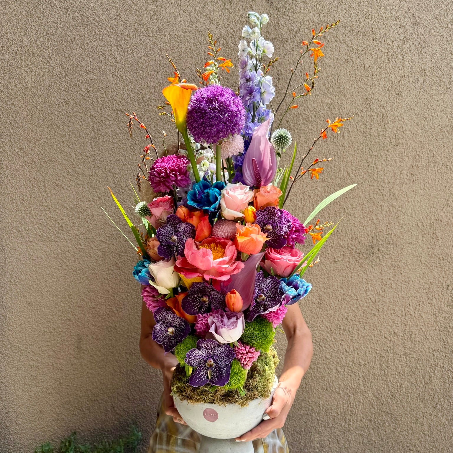 Flora Heaven Signature Vazo Aranjmanı – Amavi Flowers