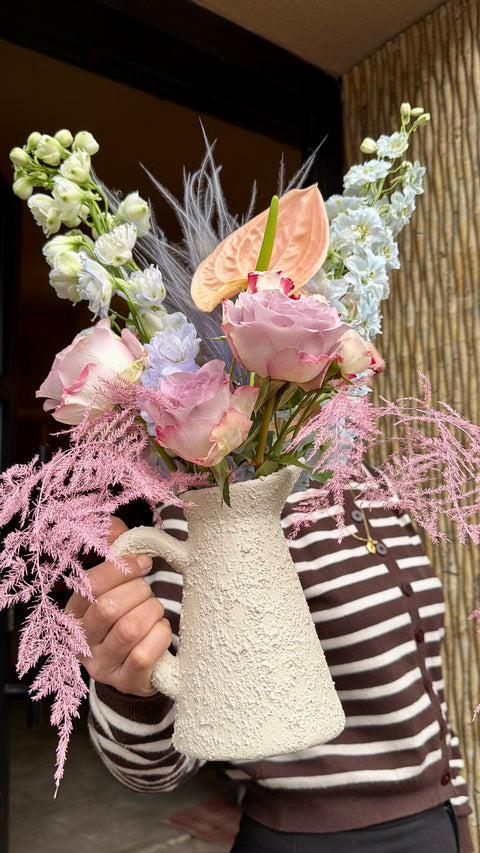 Amavi's Soft Blush Garden Pot Aranjman