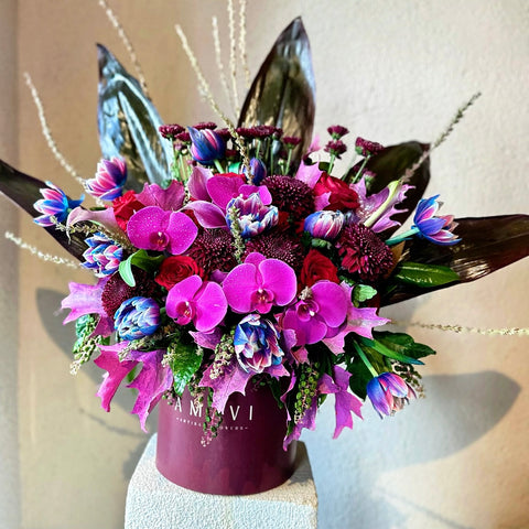 Floral Wonderland Bordo Kutuda Galaksi Laleler