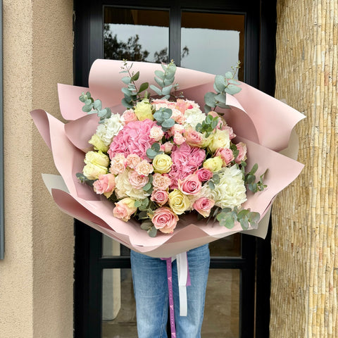 Blush Garden Premium Buket