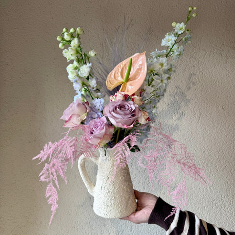 Amavi's Soft Blush Garden Pot Aranjman