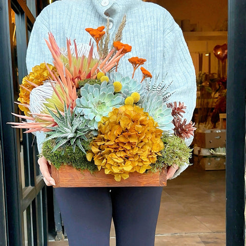 Amber Grove  Ahşap Kutuda Aranjman