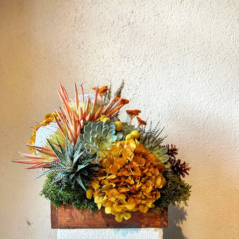 Amber Grove  Ahşap Kutuda Aranjman