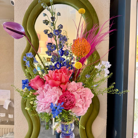 Modern Eclectic Bloom Vazoda Aranjman