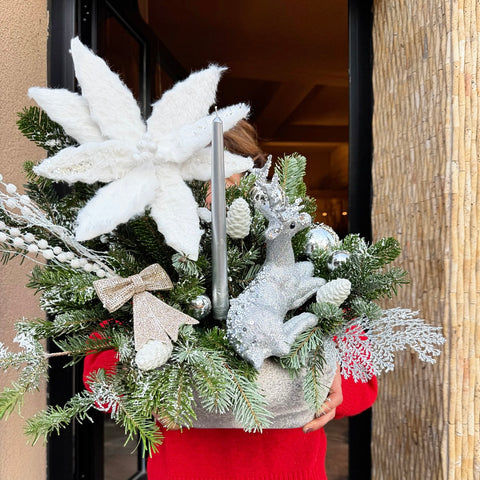 Snow Velvet Vazoda Kış Aranjmanı