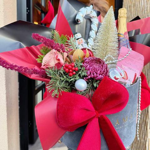 Mutlu Yıllar Sana! Kişiselleştirilebilir Kutu Aranjmanı