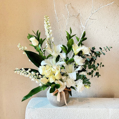 Casablanca&amp;Delfinium Vase Arrangement