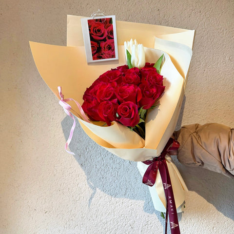 Velvet Devotion Fotoğraflı Buket