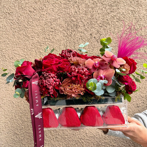 Amavi’s LoveBox Pleksi Kutuda Çikolatalı Aranjman