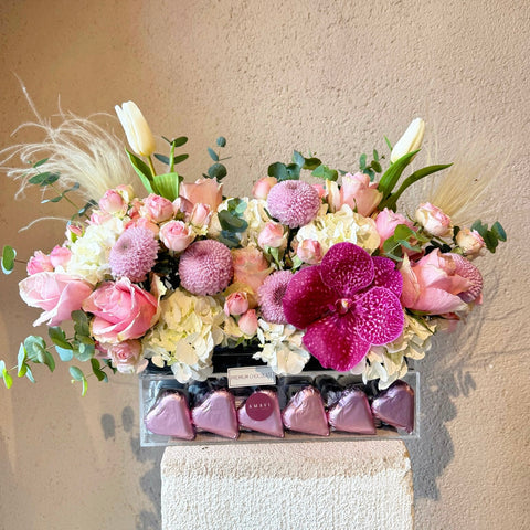 Amavi’s Opéra Rosé Pleksi Kutuda Çikolatalı Aranjman