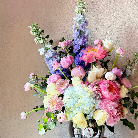 Soft Romance Lüks Şakayıklı Vazoda Aranjman