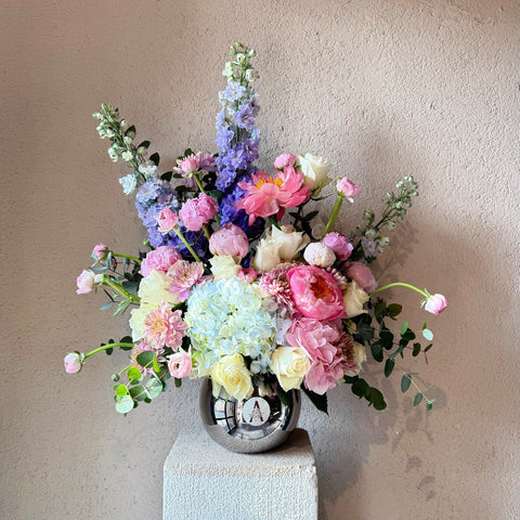 Soft Romance Lüks Şakayıklı Vazoda Aranjman