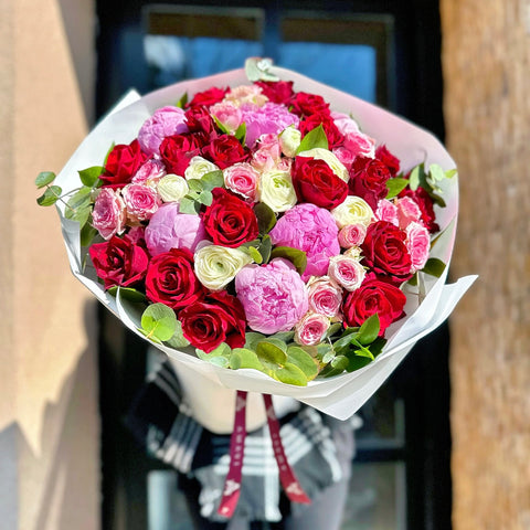 Be Mine Forever Maxi Şakayık Buketi