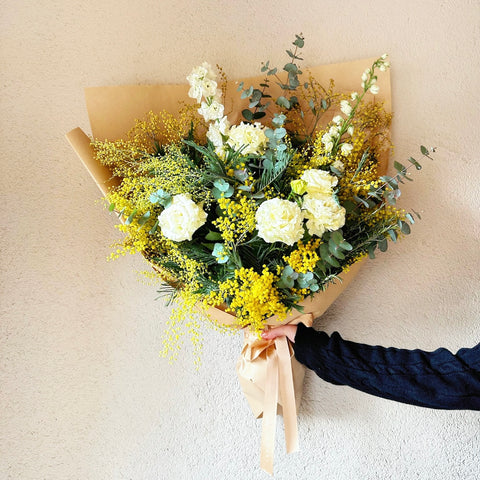 Cheerful Women's Mimozalı Kadınlar Gününe Özel Buket