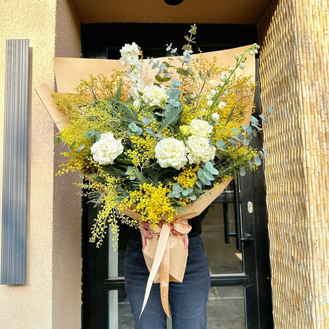 Cheerful Women's Mimozalı Kadınlar Gününe Özel Buket