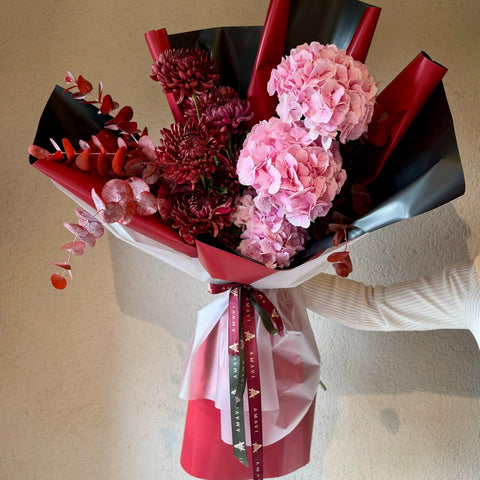 Burgundy Blush Premium Buket