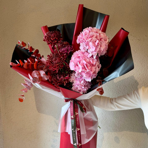 Burgundy Blush Premium Buket