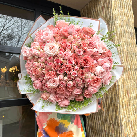 Olivia 101 Pink Rose Bouquet