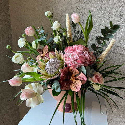 Natural Arrangement in Silent Poetry Concrete Vase 